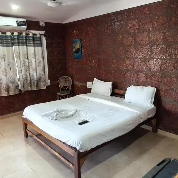 Hotel Casa viora, хотел в Калангуте