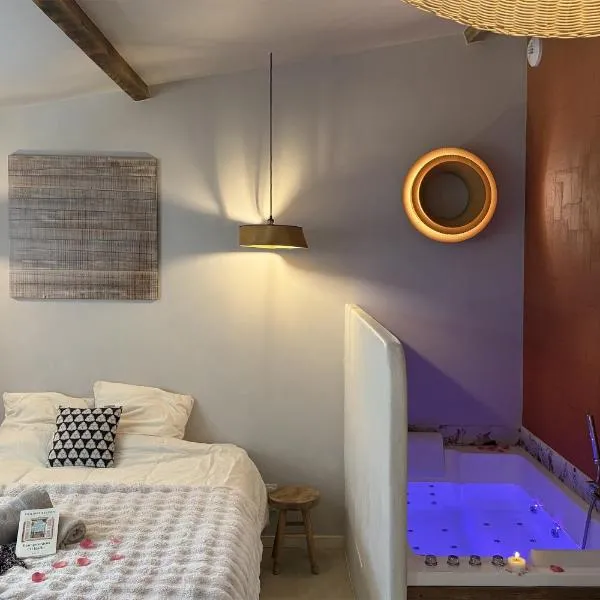 CRAFT HOME - Studio - BALNEO - PARKING privé, hotell i Saint-Étienne
