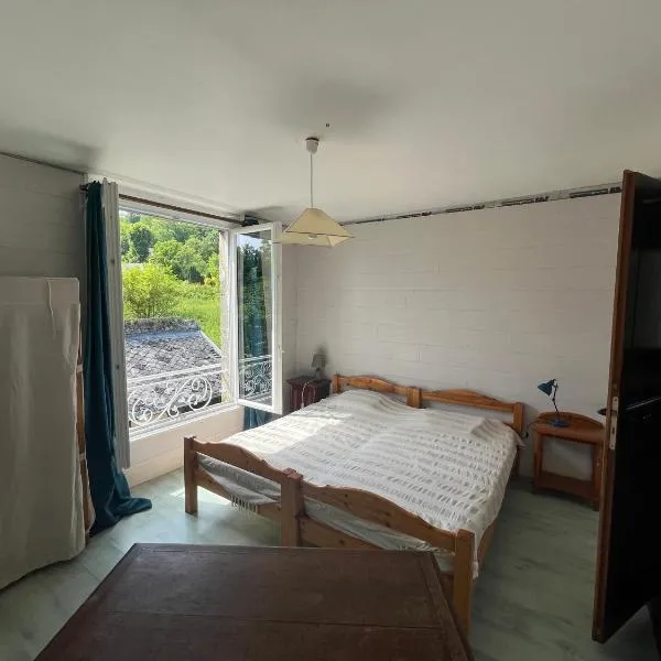 Appartement indépendant dans maison en pierre, отель в городе Coeuvres-et-Valsery
