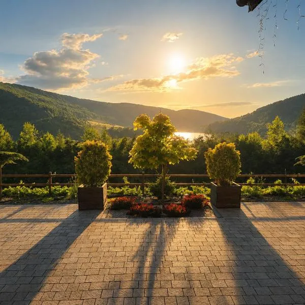 Chaty na Cholewicy Domki Całoroczne, hotel sa Solina