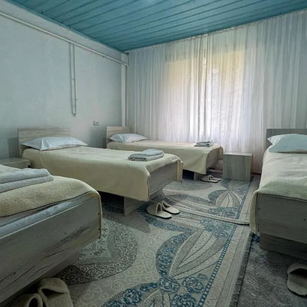 "AlmUrUt" Guest House, hotel a Bokonbayevo