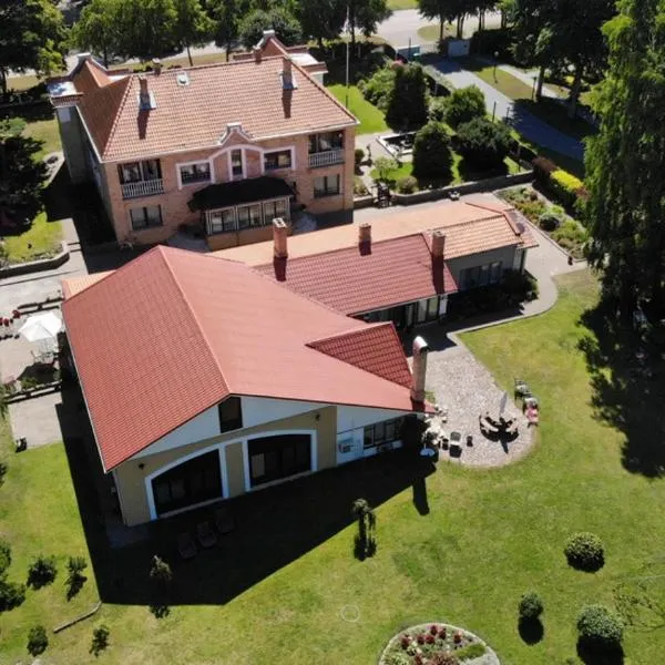 Villa Leonardo, hotel in Ventspils