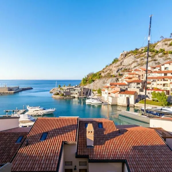 Portopiccolo Apartments, hotel v mestu Sistiana