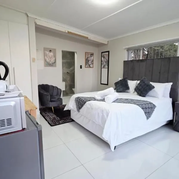 12 On Bird BnB, hotel en Beacon Bay