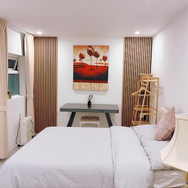 Happy Day Annexe Walk to Warwick Uni & Cannon Park, хотел в Ковънтри