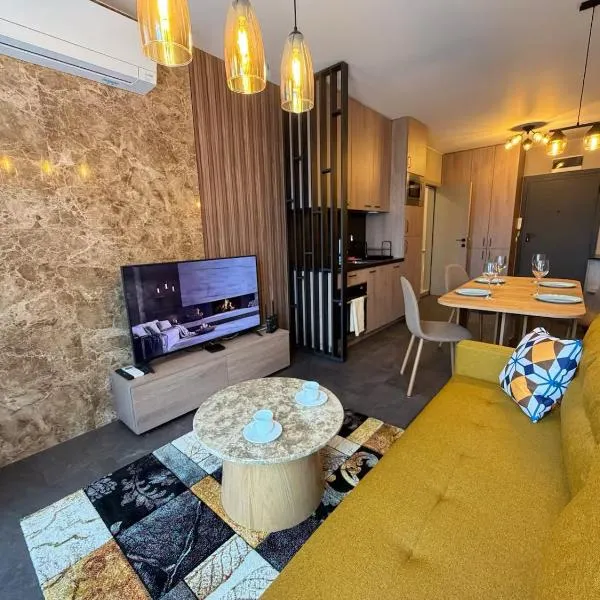 Tokyo cozy Аpt near IEC and Airport w Terrace and WiFi, Hotel in Sofia