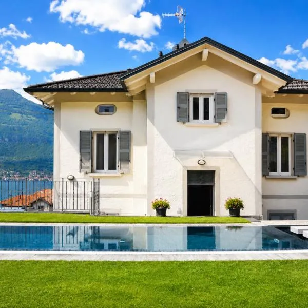 White suite - Jacuzzi, Swimming pool & Lake view: Lezzeno'da bir otel