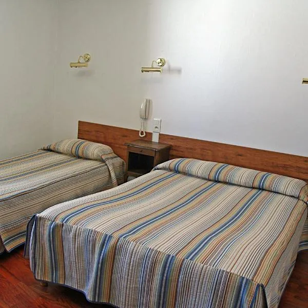 Hotel La Belle Aude, hotel v destinaci Matemale