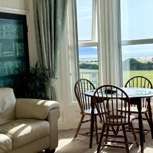 Beachfront Apartment, hotel di Weston-super-Mare