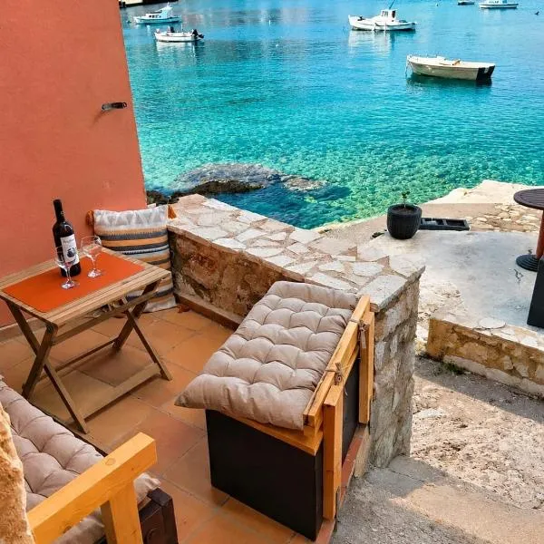 Io-Aurora SeaSide Villa, hotel v destinaci Halki