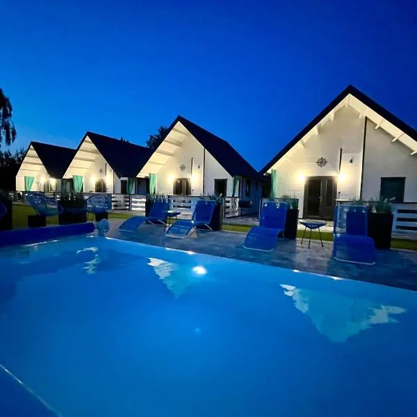 Domki Kompas, hotel v destinácii Jantar