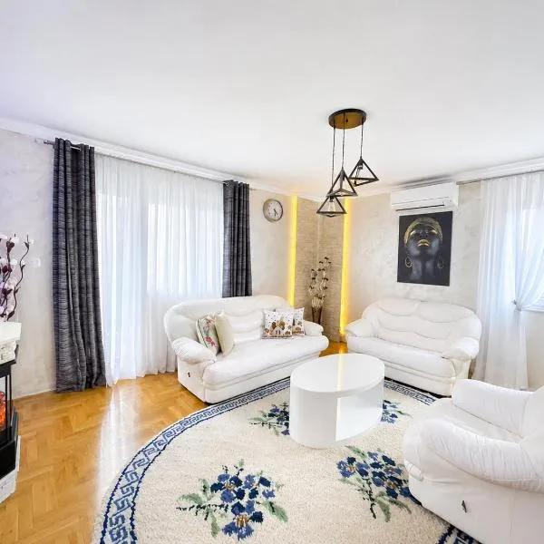 Royal Place Apartment - East Sarajevo, hotel v mestu Lukavica
