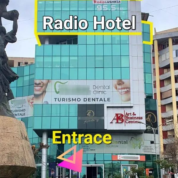 RADIO HOTEL Lushnje โรงแรมในLushnjë
