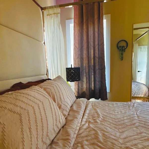 Master Suite De Carlo Shared Property PRIVATE stay NYC 18mins, hotel North Bergenben