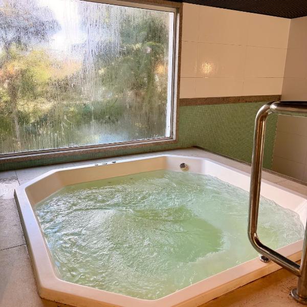 Apartamento quarto e sala, varanda com vista para a Pedra Azul e cozinha completa no Condomínio Vista Azul - Foto 3