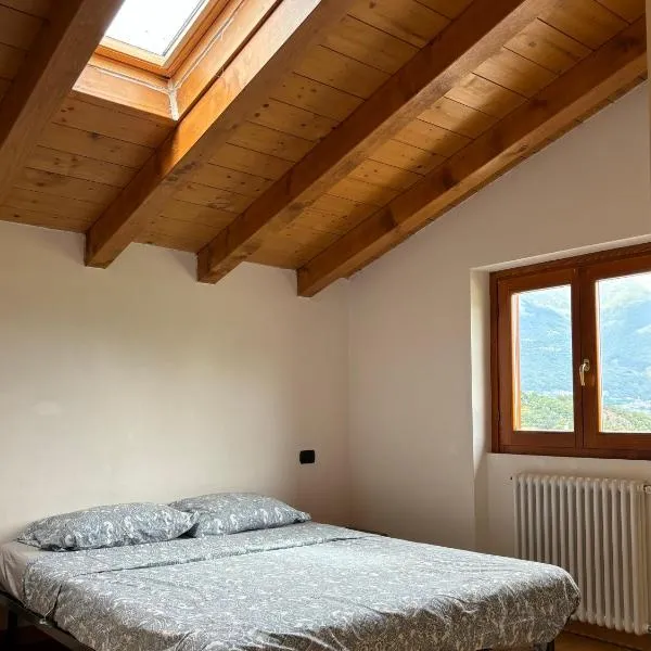 Como Lake and Mountain Villa - Casa Vacanze in Colico, hotelli kohteessa Carriola