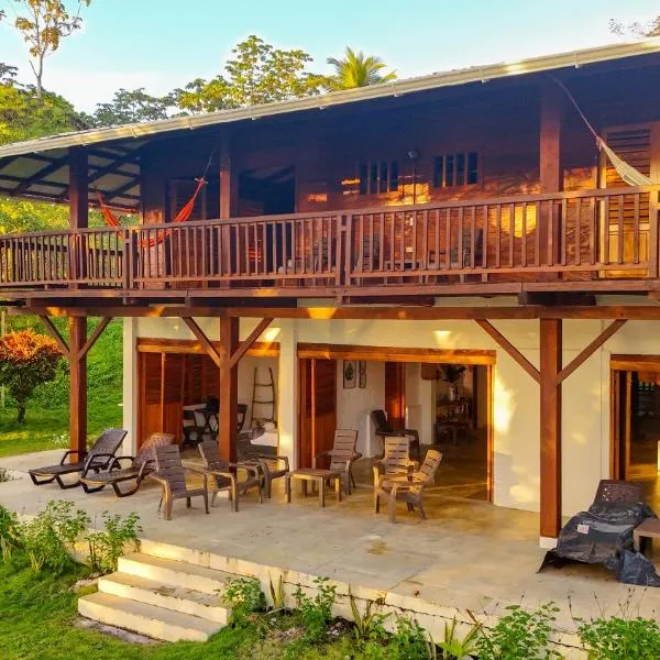 Mareselva Lodge، فندق في Acandí