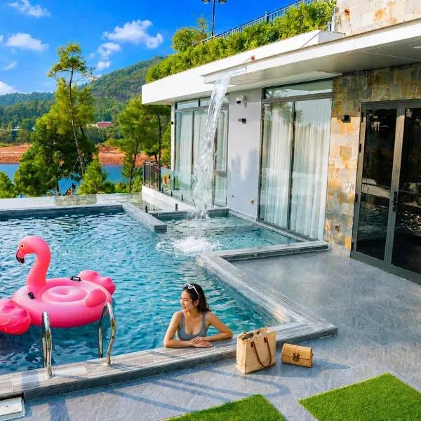 Mohu Villa Đại Lải - Lake View Pool Villa gần Flamingo, hotel v destinaci Phúc Yên