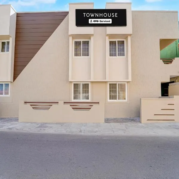 Super Townhouse Saibaba Colony Bus Terminal Formerly S M Residency photo 2