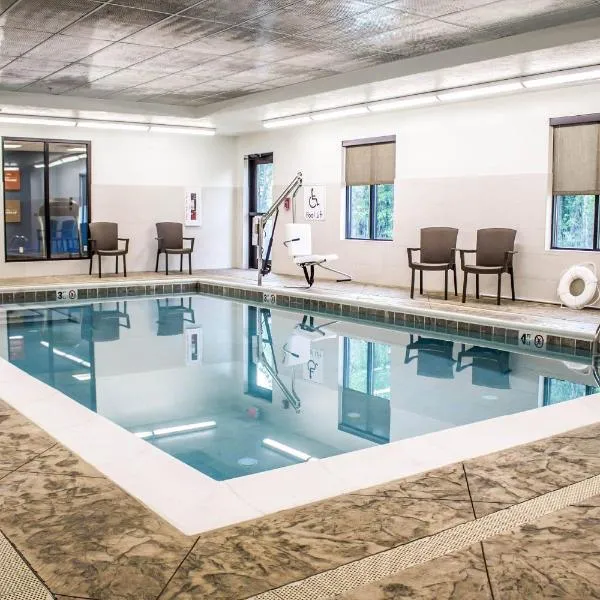 Comfort Suites Hartville-North Canton, hotel u gradu Uniontown