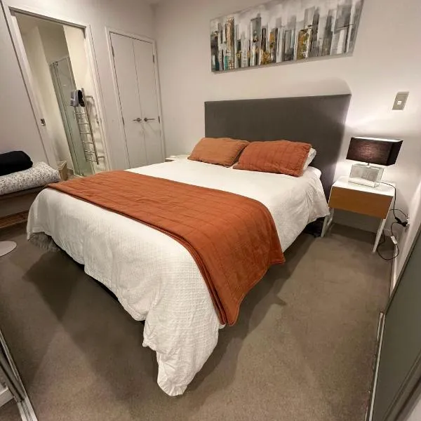 Luxury CBD Apartment, Pool, Gym and Sky Tower View โรงแรมในโอ๊คแลนด์