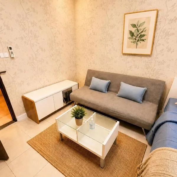 Modern 12th Floor Condo Walk to Phuket Old Town with Pool & Gym photo 2