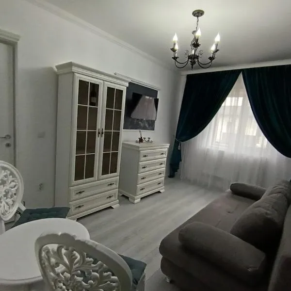 New 1-bedroom apartment, quiet location, hotel a Lunca Cetăţuii