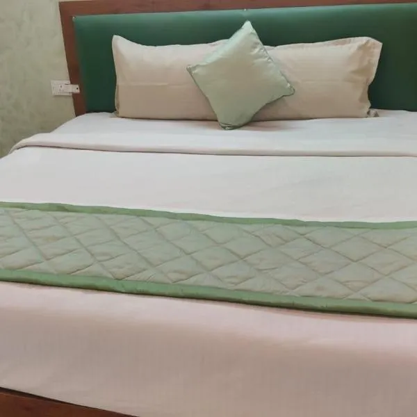 Comfort Inn, хотел в Kempegowda International Airport