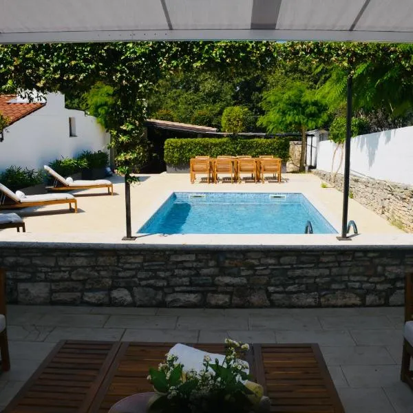 Stone House، فندق في سفيتفينسينات الصغيرة