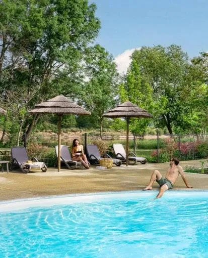 Camping Onlycamp les Cochards, hotel di Seigy