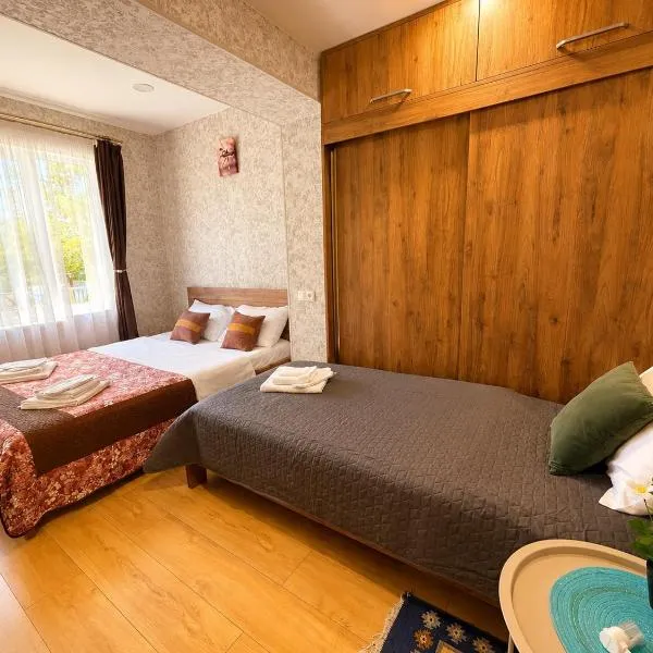 Kitesa's cozy apartment with two bedrooms, hotel v destinácii Mccheta