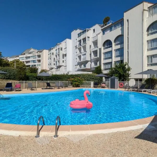Résidence avec Piscine face au port 200m plage, hotel v La Rochelle