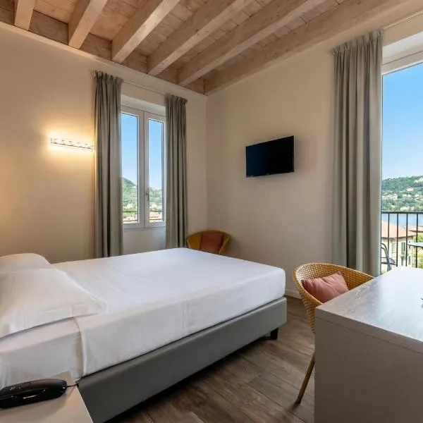 Hotel Quarcino, hotel v Como