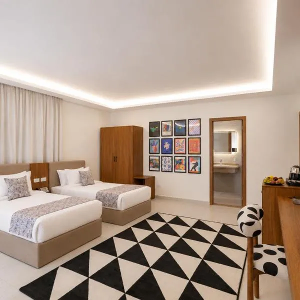Seven Stays Centric West Zayed, hotel em Sheikh Zayed
