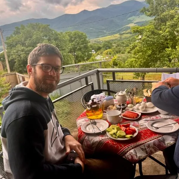 Tatev& Alex BnB, khách sạn ở Tatʼev