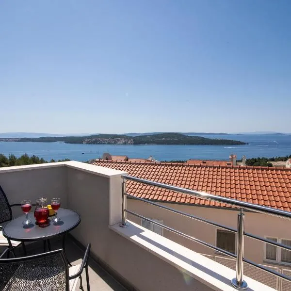Apartments Vini, viešbutis mieste Donji Seget