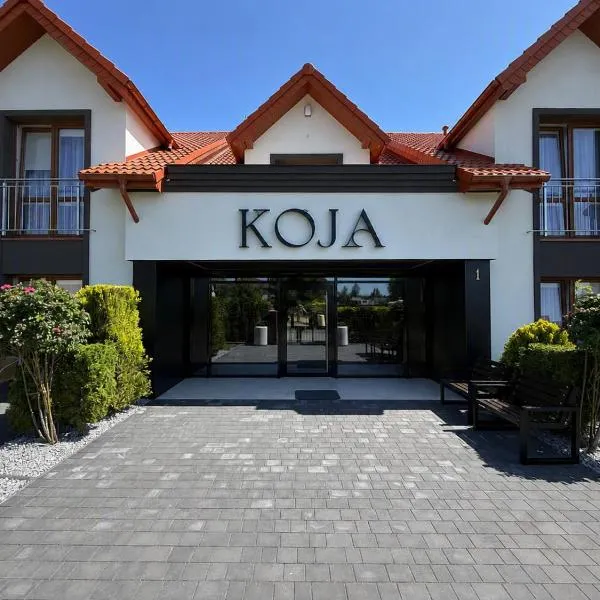 Koja, hotel i Rowy