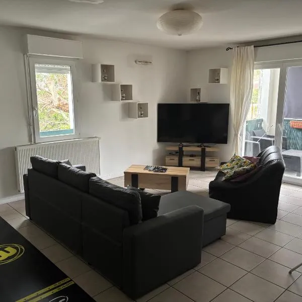 Appartement CIBOURE du samedi au Samedi 6 personnes, hotel din Ciboure