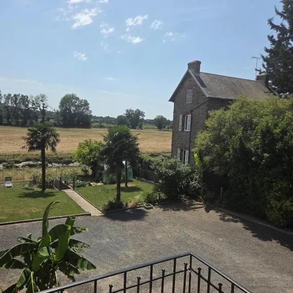 Maison de maître au bord des grèves, 30' du Mont Saint Michel, hotel in Marcey-les-Grèves