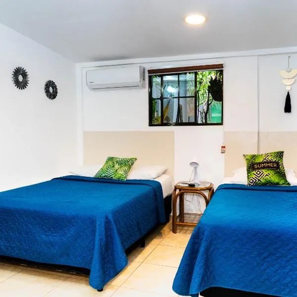Charlys Place, hotel in San Salvador