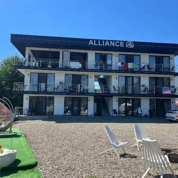 ALLIANCE Hotel NEW 2025 -Breakfast and pool included, khách sạn ở Solotvyno
