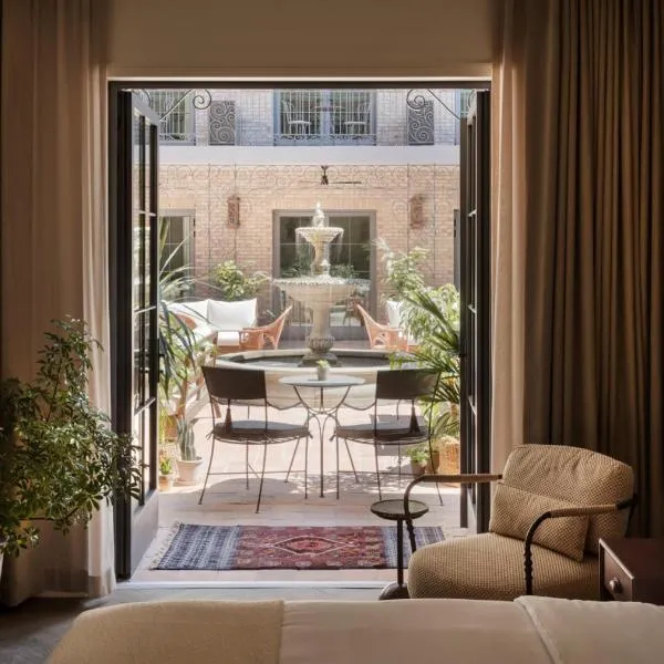 The Nickel Hotel, hotel sa Charleston