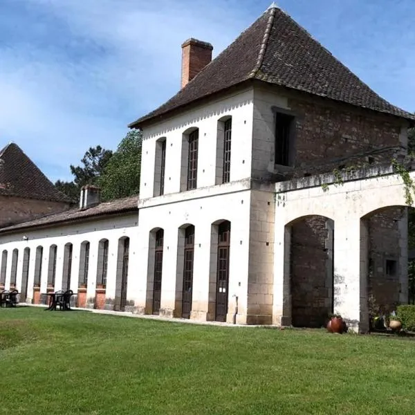 Château Neuf Le Désert, hotel en Le Pizou
