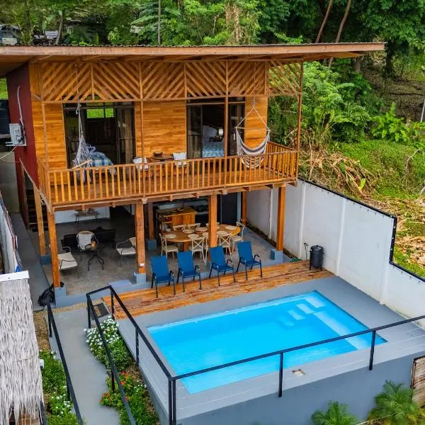 Jacaranda House, rustic, Private Pool, hotel u gradu Talamanca