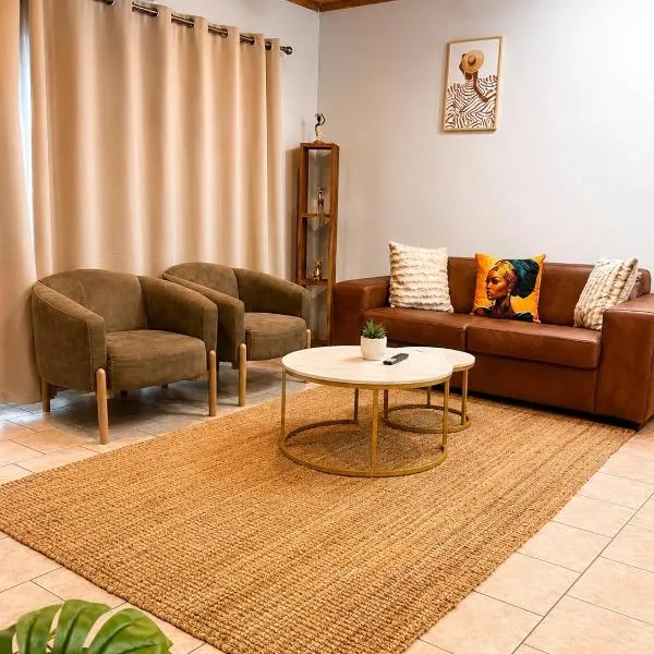 CAVE Properties Group, ξενοδοχείο σε Pionierspark