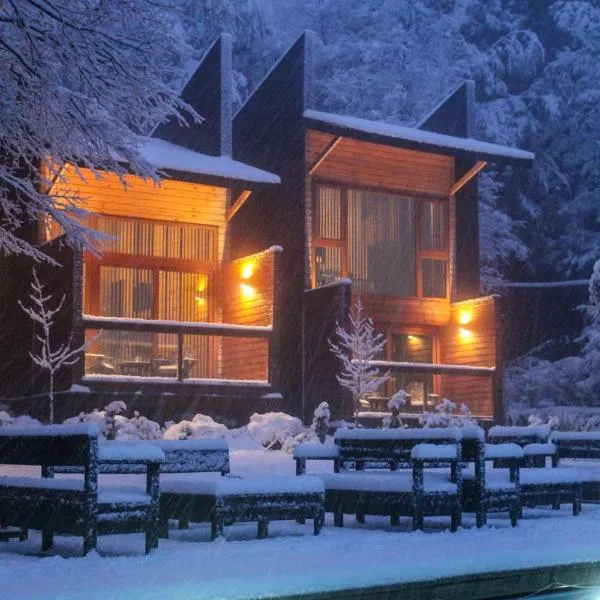 Ni-Newen Hotel & Lodge, hotel u gradu 'Pucón'