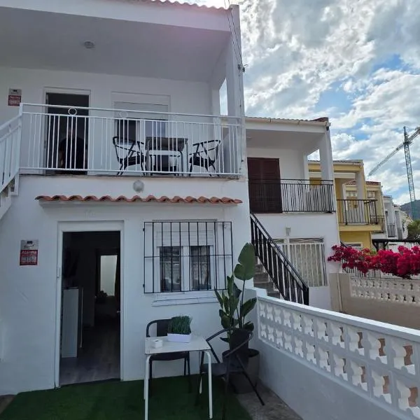 Siesta 11 Apartamento en Bungalow-1ª Línea Oropesa、オロペサ・デル・マールのホテル