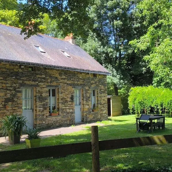 Gîte paisible en parc arboré, 3 ch., prox. Nantes/Rennes, équipements bébé, activités plein air - FR-1-306-1115, hotel en Nozay