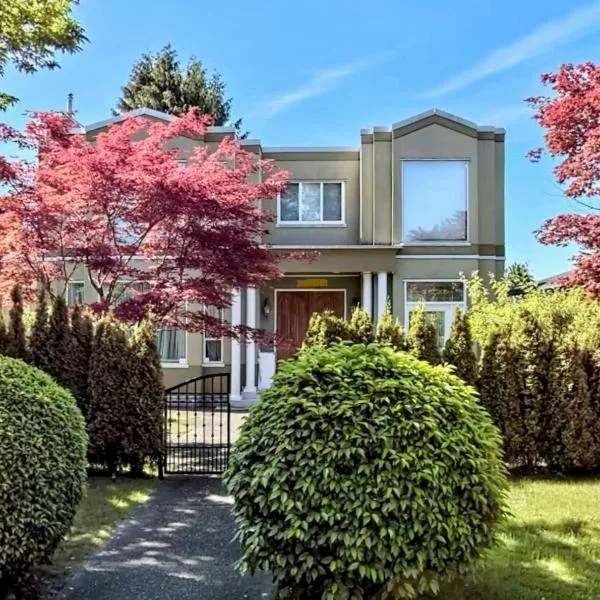 Private Ensuite Room Near YVR Airport Vancouver West，溫哥華的飯店