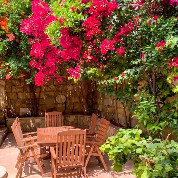 Bougainvillea Breeze & Marina View - Happy Rentals, hotell sihtkohas Cospicua